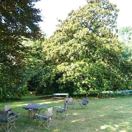 Les Longchamps Bed and Breakfast Neuillé Esterno foto
