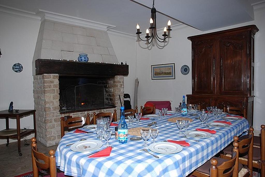 Les Longchamps Bed and Breakfast Neuillé Esterno foto