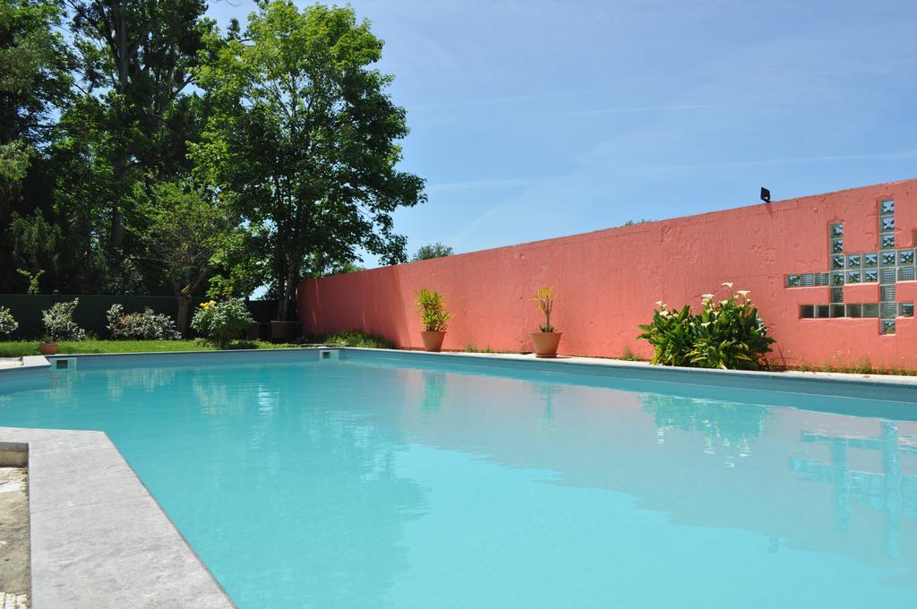 Les Longchamps Bed and Breakfast Neuillé Esterno foto