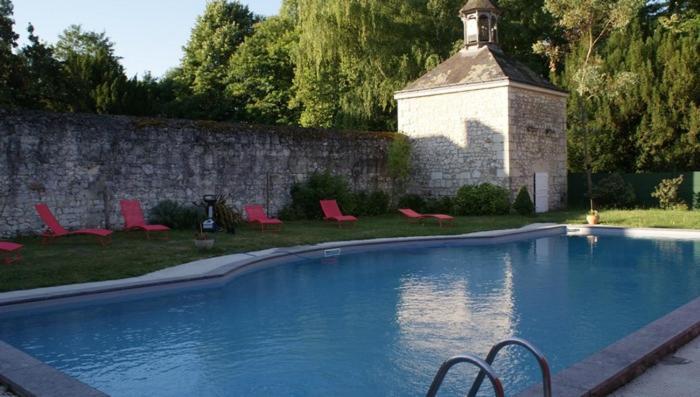 Les Longchamps Bed and Breakfast Neuillé Esterno foto